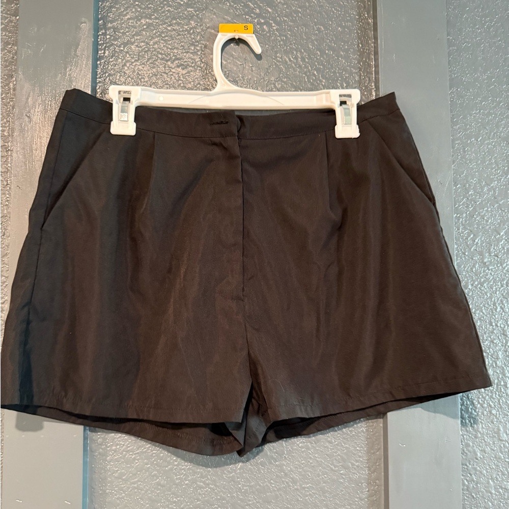 SHEIN Black Shorts Size Large